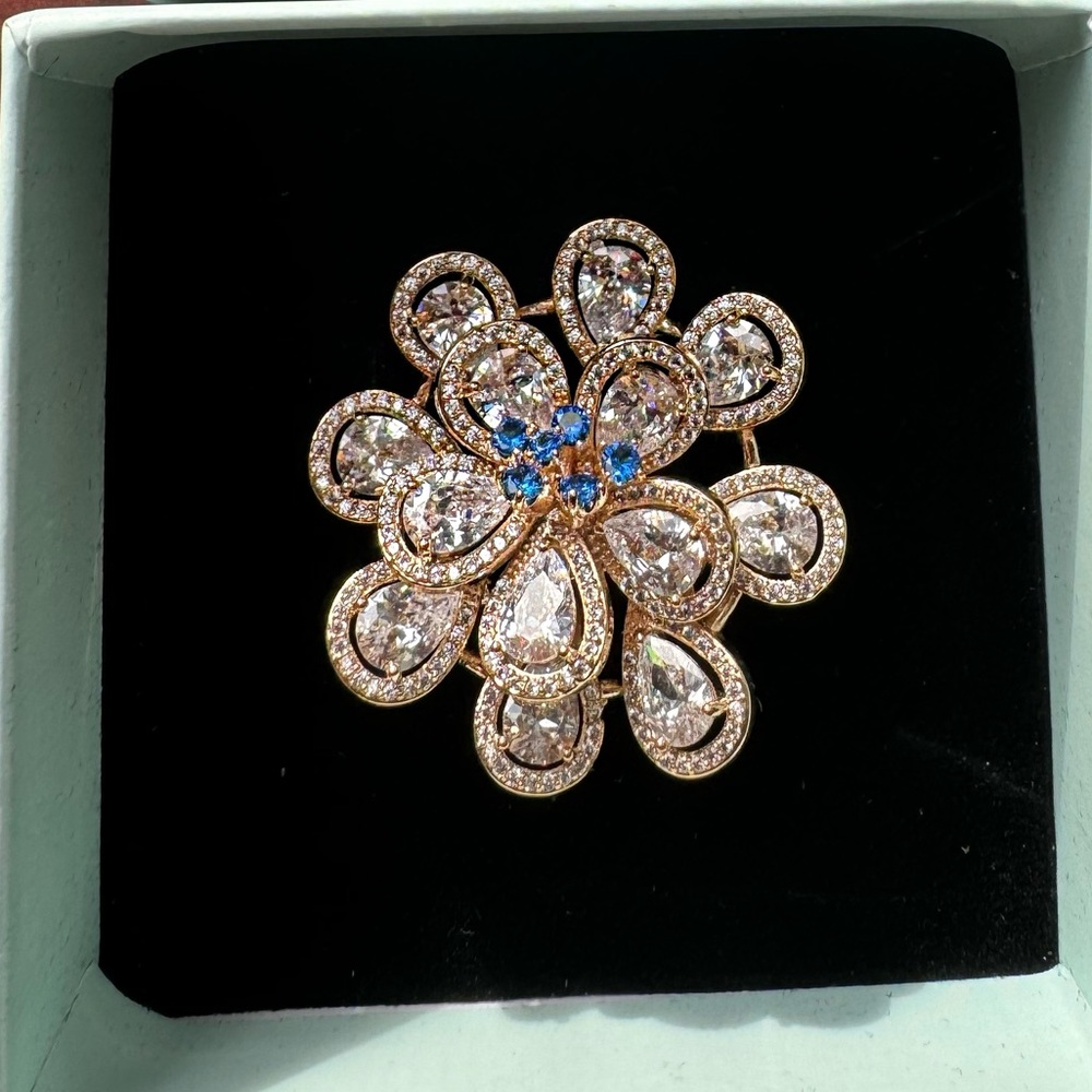 Brooch